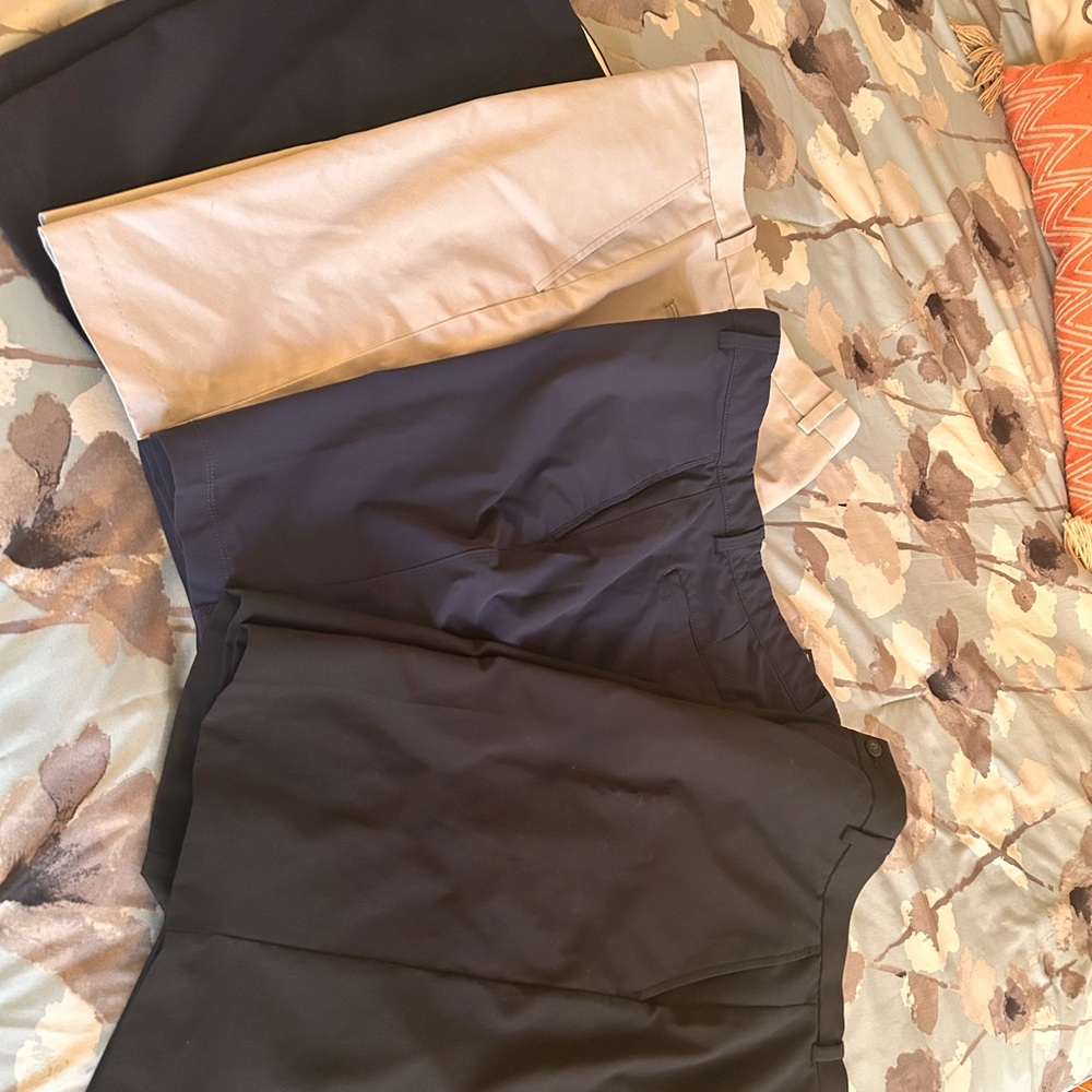 Four Pack Classic golf Shorts in Black, Navy, and Khaki all size 36 waist